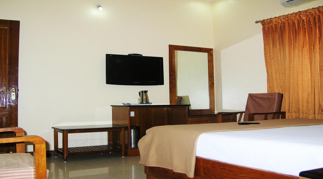 Отель Athidhi Residency Тирупати Экстерьер фото