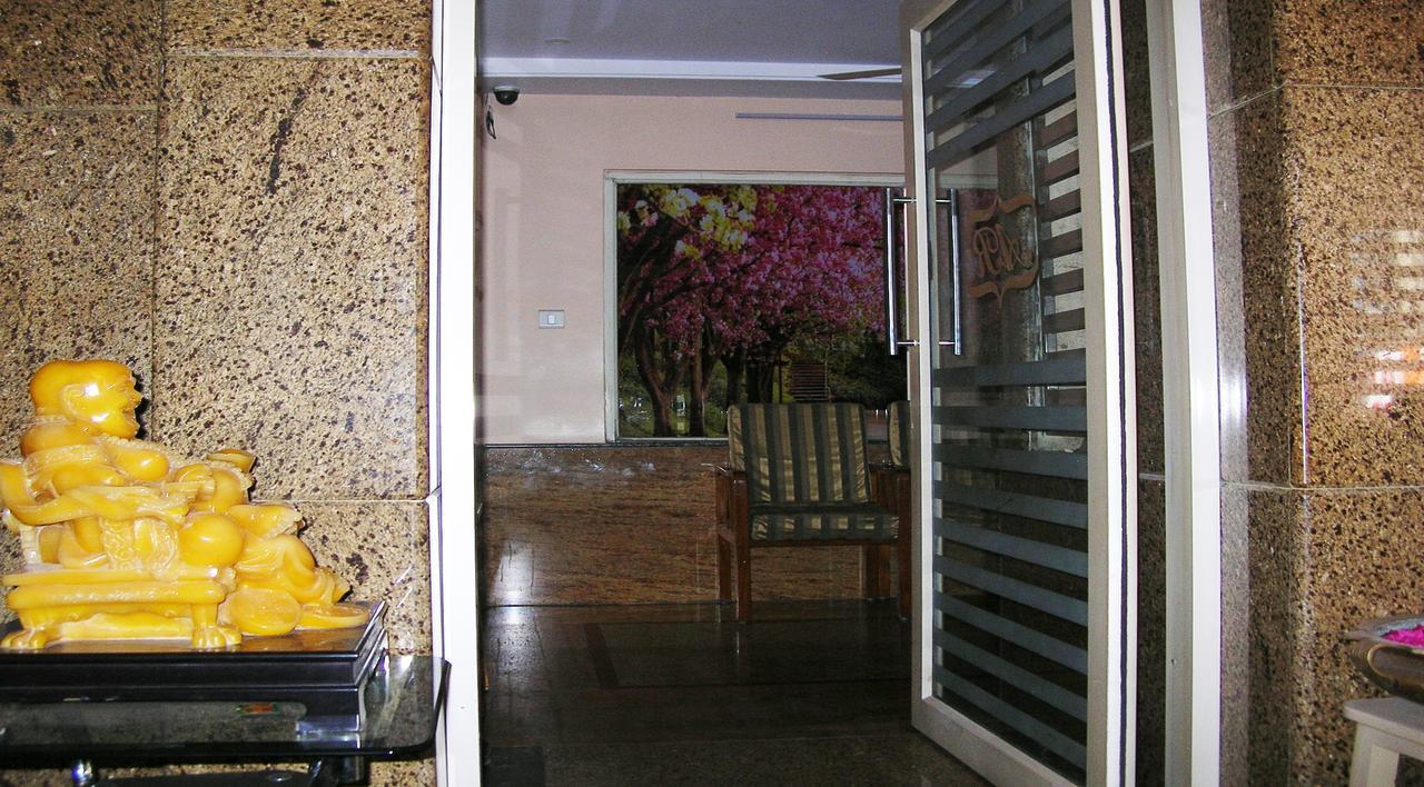 Отель Athidhi Residency Тирупати Экстерьер фото
